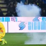Kericuhan di Cremonese vs Inter: Emil Audero Terkapar Akibat Lemparan Flare Suporter