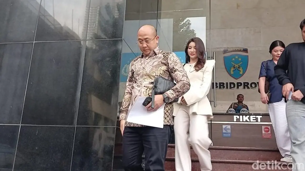 Sarwendah Tegas Tak Beri Ampun pada Penyebar Hoaks yang Fitnah Anaknya Sarwendah Tegas Tak Beri Ampun pada Penyebar Hoaks yang Fitnah Anaknya