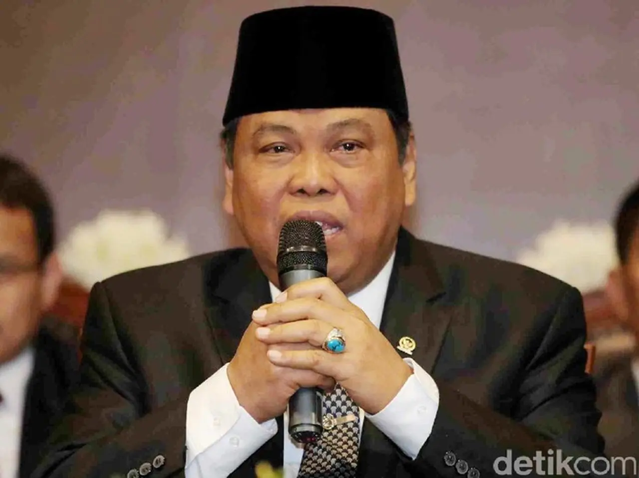 Hakim Arief Hidayat Ungkap Kesetiaan pada Bung Karno, Pernah Diminta Tak Ikut Pilpres Hakim Arief Hidayat Ungkap Kesetiaan pada Bung Karno, Pernah Diminta Tak Ikut Pilpres