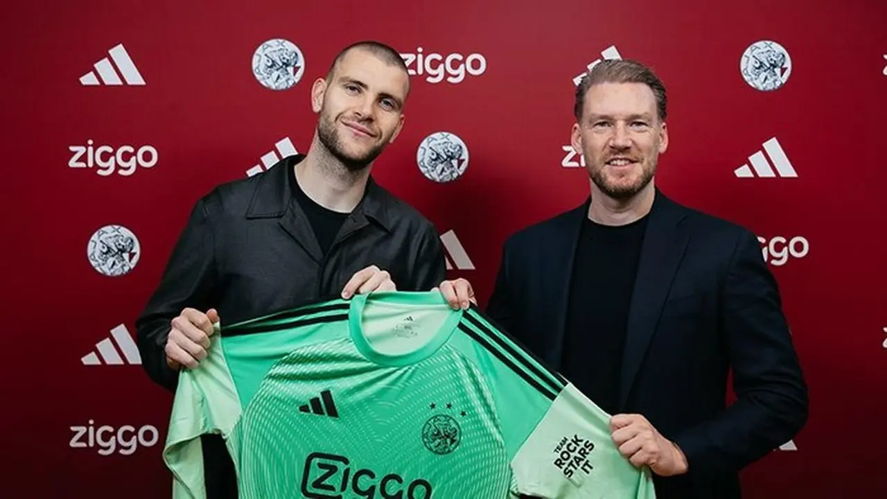 Maarten Paes Resmi Gabung Ajax Amsterdam: Waktunya Kembali ke Eropa Maarten Paes Resmi Gabung Ajax Amsterdam: Waktunya Kembali ke Eropa
