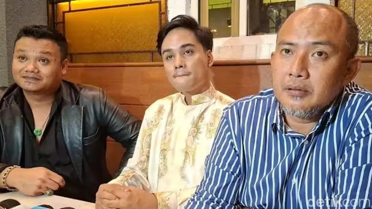 Ressa Rizky Mohon Netizen Tak Boikot Denada, Akui Sang Ibu Tak Pernah Salah di Matanya Ressa Rizky Mohon Netizen Tak Boikot Denada, Akui Sang Ibu Tak Pernah Salah di Matanya