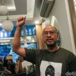 Pandji Pragiwaksono Akui Dinasihati MUI Pusat Terkait Materi Stand-Up Comedy ‘Mens Rea’