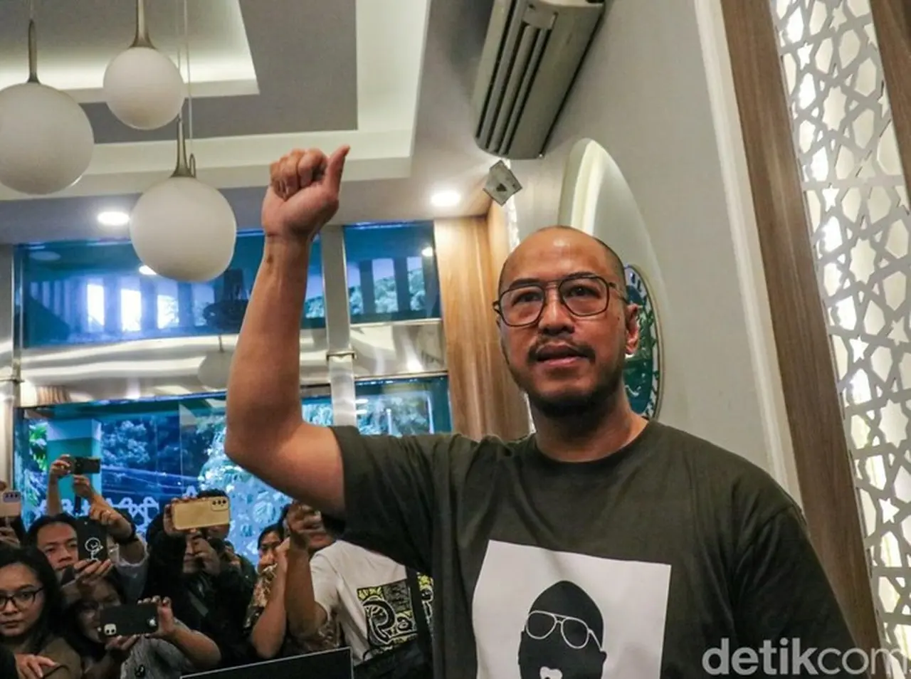 Pandji Pragiwaksono Akui Dinasihati MUI Pusat Terkait Materi Stand-Up Comedy ‘Mens Rea’