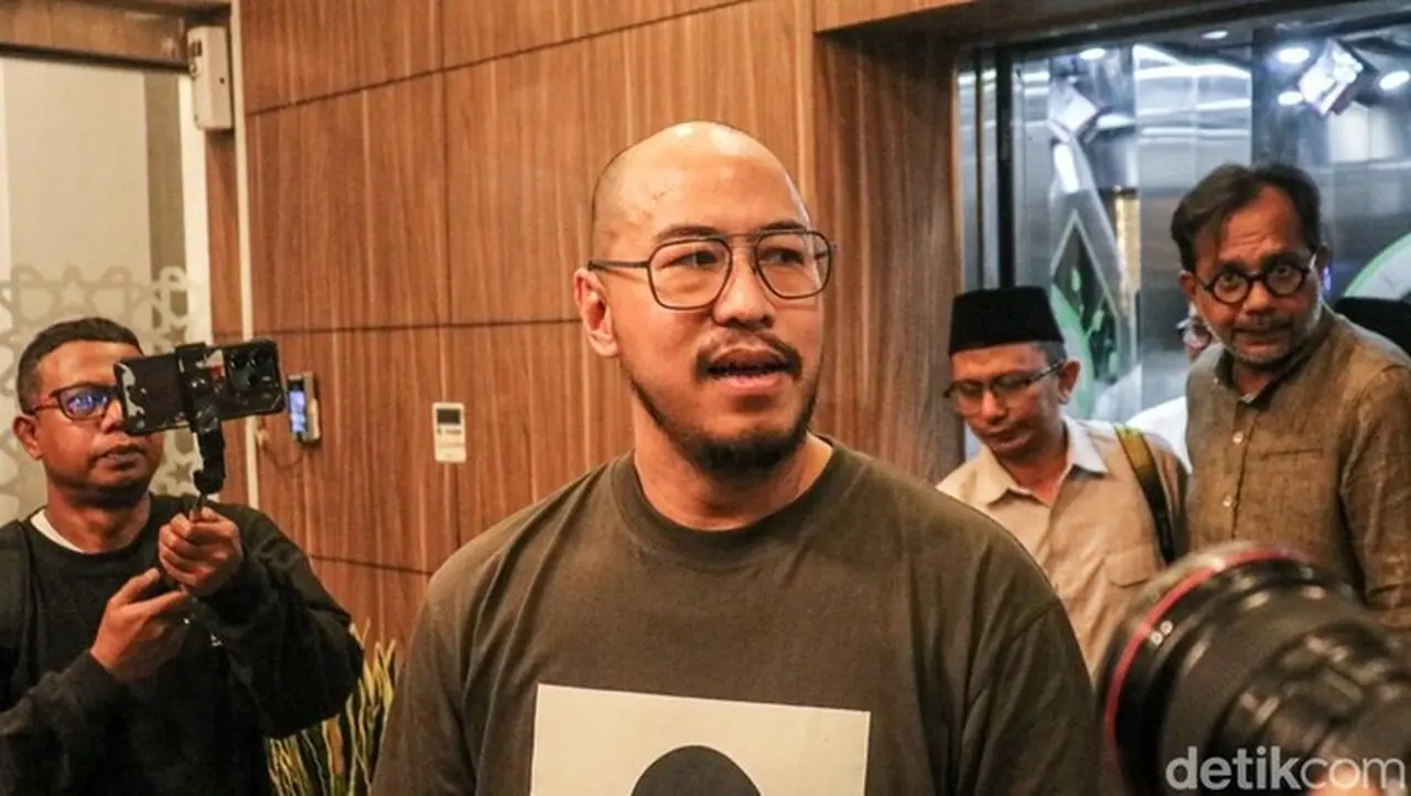 Dua Komika Opener Pandji Pragiwaksono Diperiksa Polisi Terkait Laporan Penistaan Agama Dua Komika Opener Pandji Pragiwaksono Diperiksa Polisi Terkait Laporan Penistaan Agama
