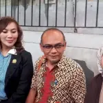 Adly Fairuz Disentil soal Tanda Tangan Akta Pengembalian Dana Rp 3,6 Miliar Adly Fairuz Disentil soal Tanda Tangan Akta Pengembalian Dana Rp 3,6 Miliar