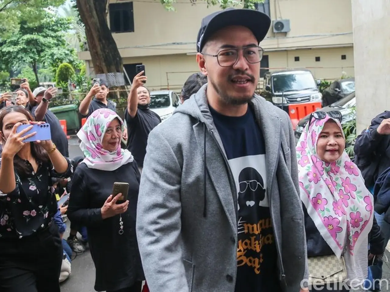 Pandji Pragiwaksono Tawarkan Dialog Lewat Restorative Justice untuk Kasus ‘Mens Rea’ Pandji Pragiwaksono Tawarkan Dialog Lewat Restorative Justice untuk Kasus ‘Mens Rea’