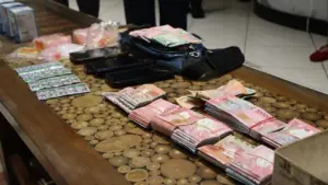Polisi Bekasi Gagalkan Peredaran Obat Keras, Empat Tersangka Dibekuk Polisi Bekasi Gagalkan Peredaran Obat Keras, Empat Tersangka Dibekuk