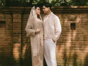 Al Ghazali Ungkap Alasan Ganti Belut dengan Ikan Mas di Syukuran Tujuh Bulanan Adat Sunda Al Ghazali Ungkap Alasan Ganti Belut dengan Ikan Mas di Syukuran Tujuh Bulanan Adat Sunda