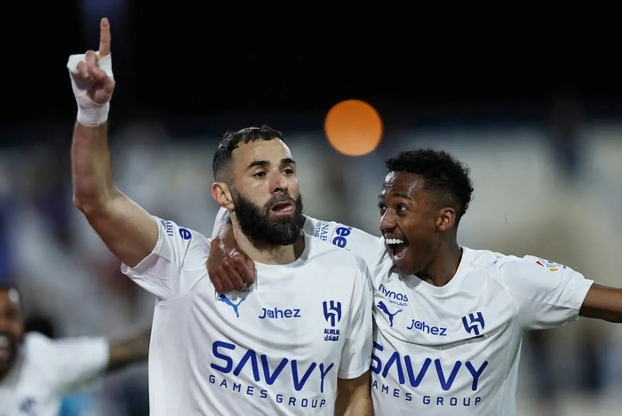 Karim Benzema Tolak Bicara Kontrak Aneh Al Ittihad, Fokus ke Al Hilal Karim Benzema Tolak Bicara Kontrak Aneh Al Ittihad, Fokus ke Al Hilal