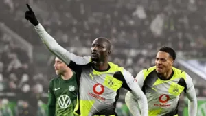 Borussia Dortmund Raih Kemenangan Tipis 2-1 atas Wolfsburg di Liga Jerman