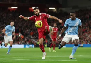 Arne Slot Geram! Bek Man City Tak Diusir, Liverpool Kalah Dramatis di Anfield