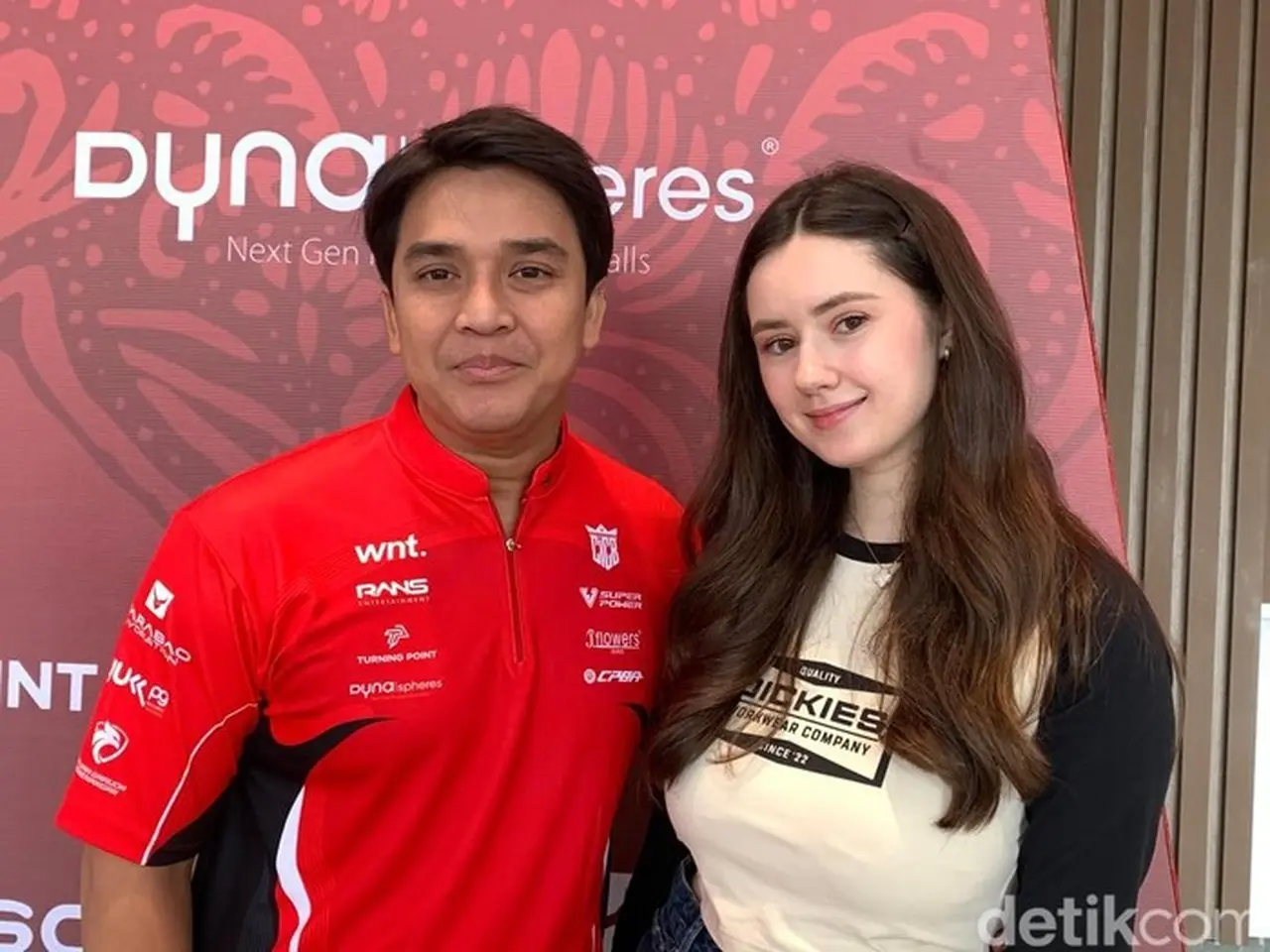 Billy Syahputra Turun Kasta ke Meja Biliar Internasional, Vika Kolesnaya Beri Dukungan Penuh Billy Syahputra Turun Kasta ke Meja Biliar Internasional, Vika Kolesnaya Beri Dukungan Penuh