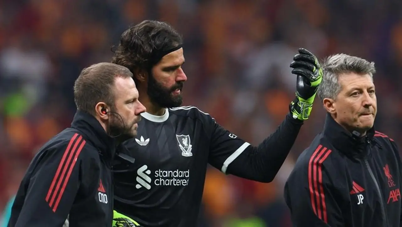 Analisis Paul Robinson: Kesalahan Fatal Alisson Becker Jadi Pemicu Kekalahan Liverpool dari Man City