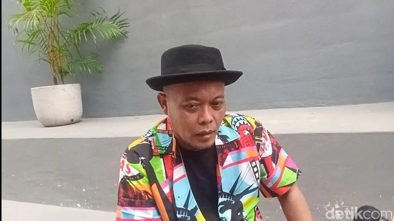 Konflik Harta Warisan Lina Jubaedah: Sule Pertanyakan Uang Rp 5 Miliar Milik Rizky Febian Konflik Harta Warisan Lina Jubaedah: Sule Pertanyakan Uang Rp 5 Miliar Milik Rizky Febian