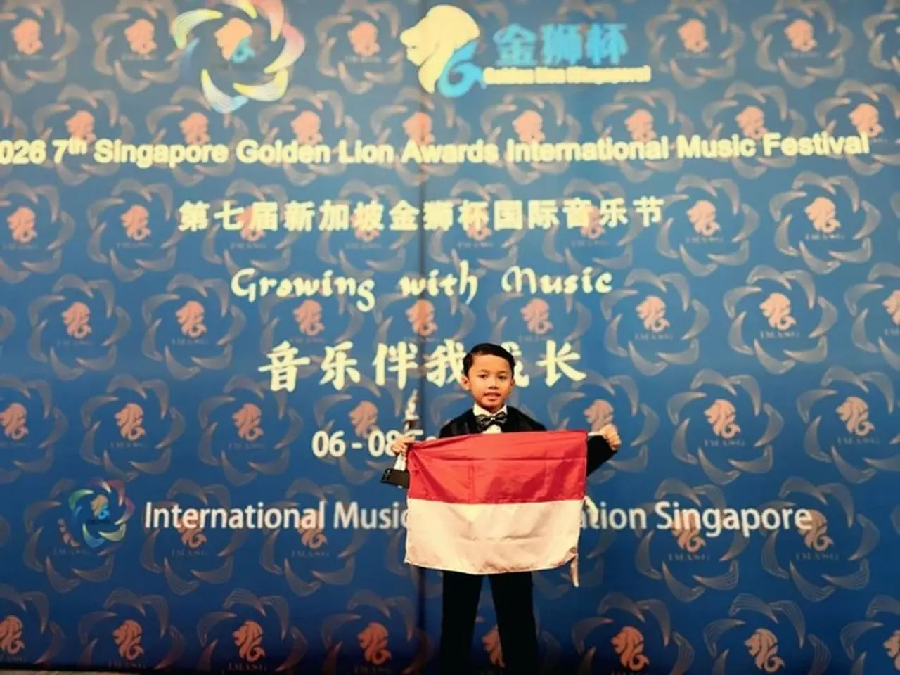 Bocah 7 Tahun Asal Bojonegoro, Parama Hansa, Sabet Trofi Piano di Kompetisi Internasional Singapura Bocah 7 Tahun Asal Bojonegoro, Parama Hansa, Sabet Trofi Piano di Kompetisi Internasional Singapura