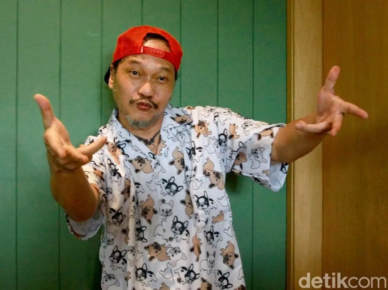 Iwa K Tegaskan Bukan Ayah Biologis Anak Denada, Akui Hanya Sebatas Profesional Iwa K Tegaskan Bukan Ayah Biologis Anak Denada, Akui Hanya Sebatas Profesional