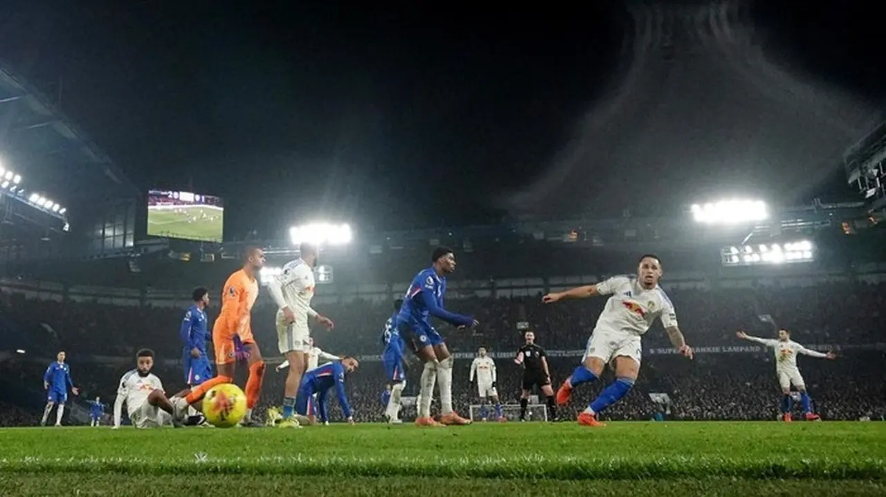 Chelsea Ditahan Imbang Leeds United 2-2, Liam Rosenior Frustrasi Akibat Kelengahan 6 Menit