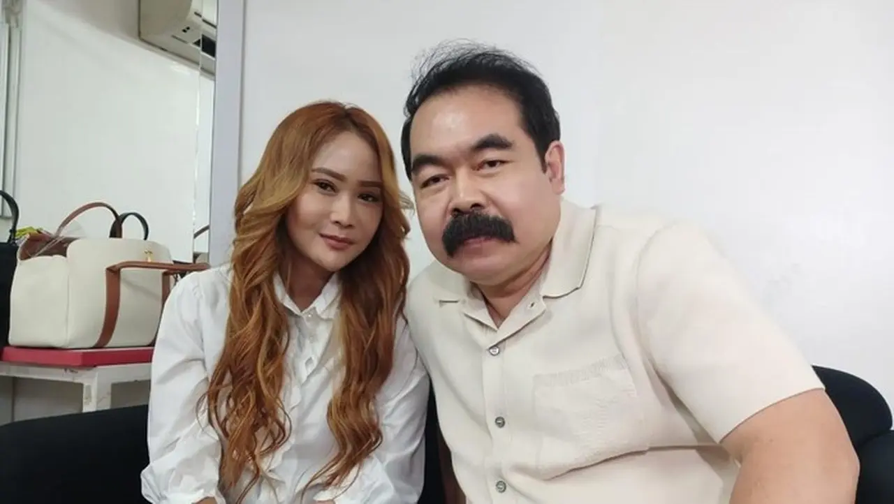 Inul Daratista Ceritakan Detik-Detik Pingsan Akibat Infeksi Parasit Usai Liburan dari Korea Selatan Inul Daratista Ceritakan Detik-Detik Pingsan Akibat Infeksi Parasit Usai Liburan dari Korea Selatan