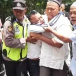 Tangis Purwanto Pecah di Boyolali, Pulang Merantau untuk Makamkan Anak Korban Perampokan Sadis Tangis Purwanto Pecah di Boyolali, Pulang Merantau untuk Makamkan Anak Korban Perampokan Sadis