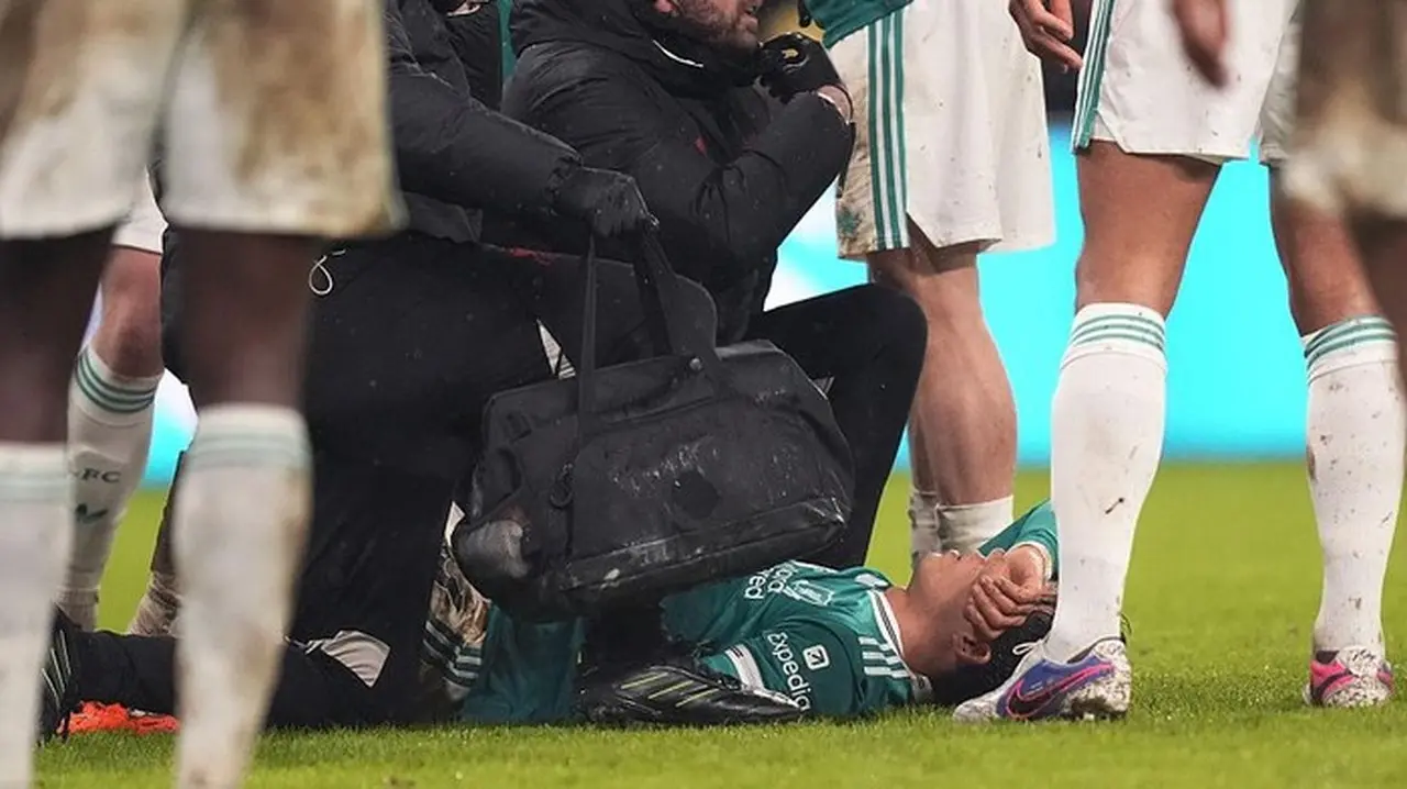 Wataru Endo Cedera Parah, Liverpool Menang Tipis atas Sunderland