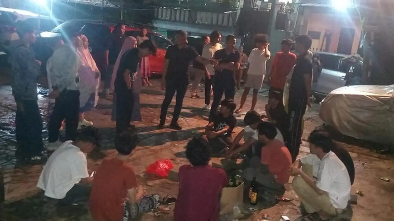 12 Remaja Terjaring Pesta Miras di Ciputat, Tangerang Selatan, Orang Tua Dipanggil 12 Remaja Terjaring Pesta Miras di Ciputat, Tangerang Selatan, Orang Tua Dipanggil