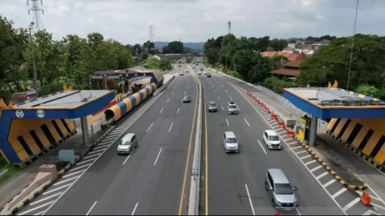 Arus Balik 2026 Gelombang Kedua, Contraflow Diberlakukan di Tol Japek Arus Balik 2026 Gelombang Kedua, Contraflow Diberlakukan di Tol Japek
