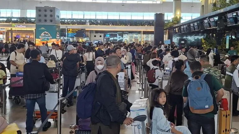 Arus Balik Lebaran 2026 – Puncak Penumpang Bandara Soetta Terjadi 2 Kali