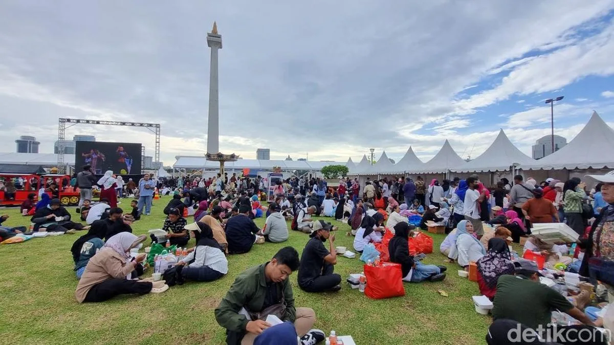 Bazar Rakyat Monas 2026 – 100 Ribu Paket Sembako Disambut Antusias Warga
