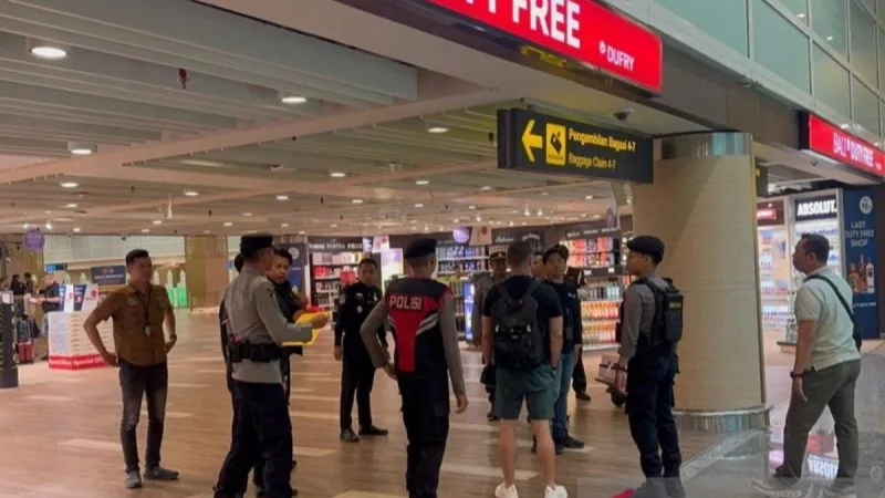 Buronan Interpol Ditangkap – WN Inggris Pimpin Sindikat Kriminal di Bali Buronan Interpol Ditangkap – WN Inggris Pimpin Sindikat Kriminal di Bali