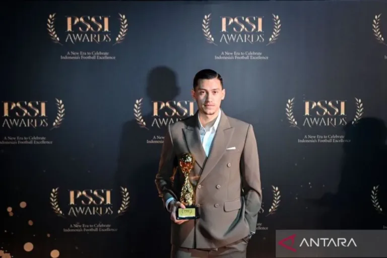 Jay Idzes Raih Penghargaan Men’s Player of the Year di PSSI Awards 2026 Jay Idzes Raih Penghargaan Men’s Player of the Year di PSSI Awards 2026
