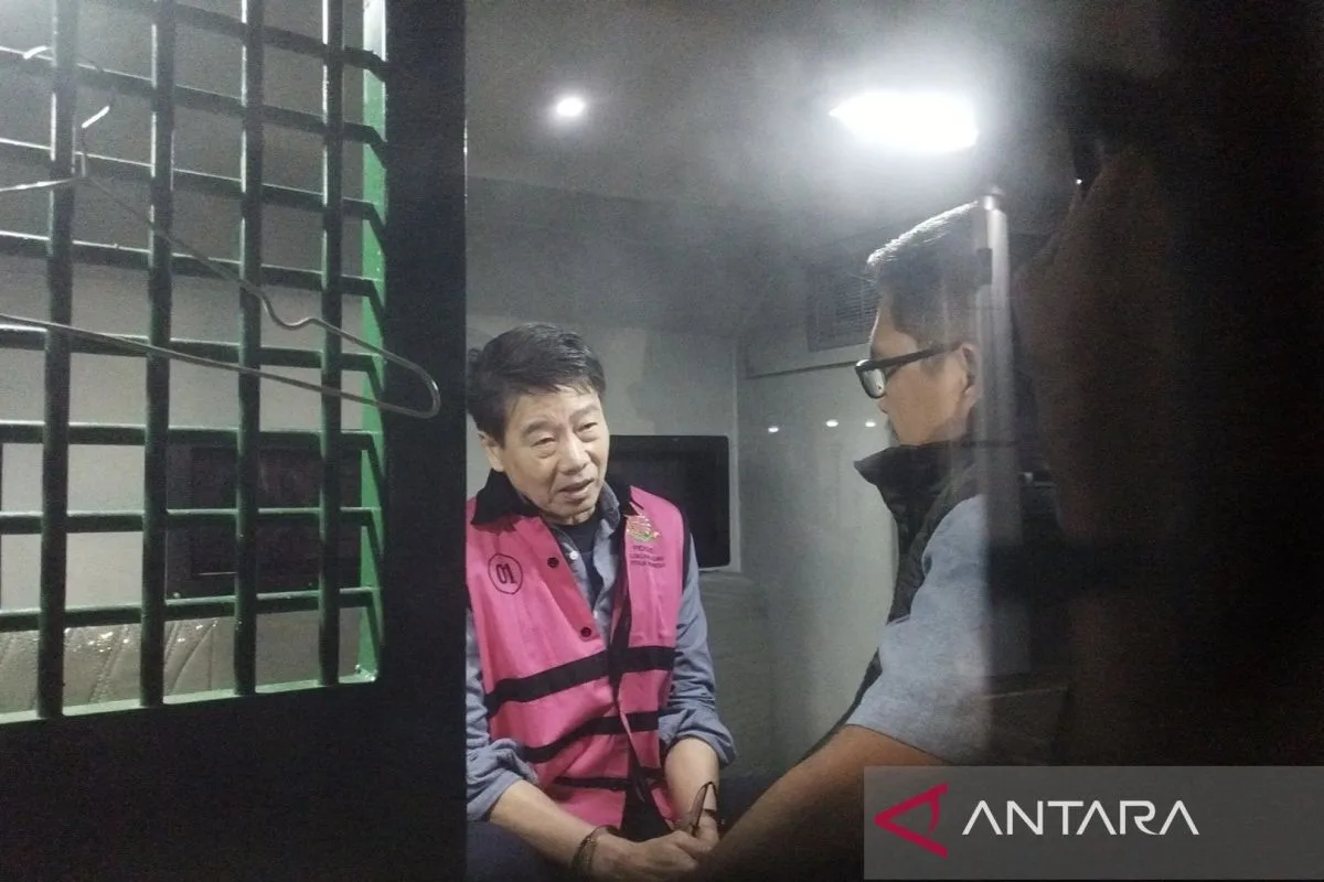 Kejagung Tetapkan Tersangka Kasus Tambang Ilegal PT AKT Kejagung Tetapkan Tersangka Kasus Tambang Ilegal PT AKT