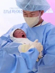 Kelahiran Bayi Pertama 17 Tahun di Desa Korea Selatan Dipenuhi Harapan Baru
