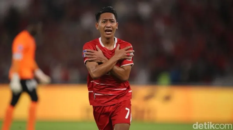 Laga Perdana, Timnas Indonesia Hajar Juara Bertahan 4-0