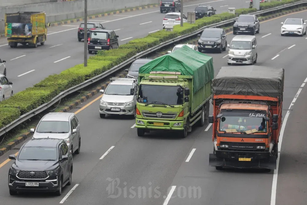 Pulang Kampung Tetap Lancar, Korlantas Larang Truk Sumbu 3 Melintas Pulang Kampung Tetap Lancar, Korlantas Larang Truk Sumbu 3 Melintas