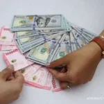 Rupiah Melemah ke Rp 17.002 per Dolar AS, Ini Penyebabnya