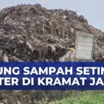 Sampah Setinggi 6 Meter Invasi Pasar Kramat Jati, Warga Mengeluh