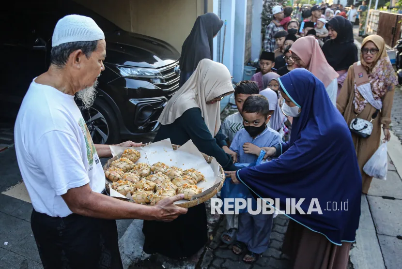 Tradisi Ketupat Taoge Semarang – Jaga Kerukunan Warga Usai Lebaran Tradisi Ketupat Taoge Semarang – Jaga Kerukunan Warga Usai Lebaran